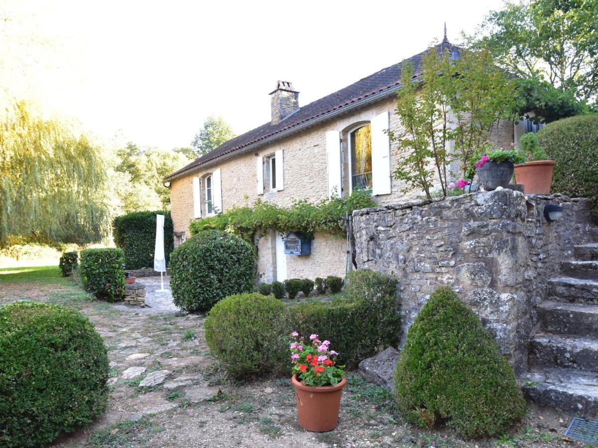Cosy Holiday Home In Lantheuil With Garden 维尔弗兰彻杜波里 外观 照片