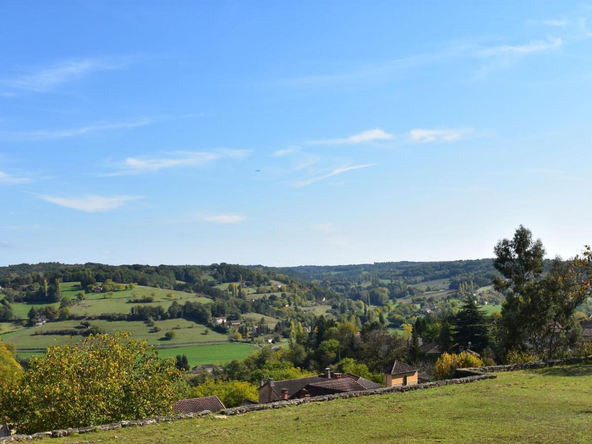 Cosy Holiday Home In Lantheuil With Garden 维尔弗兰彻杜波里 外观 照片