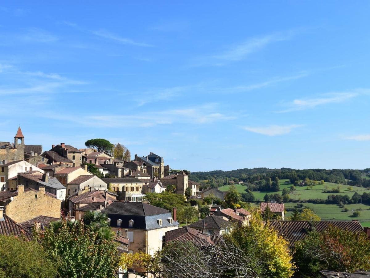 Cosy Holiday Home In Lantheuil With Garden 维尔弗兰彻杜波里 外观 照片