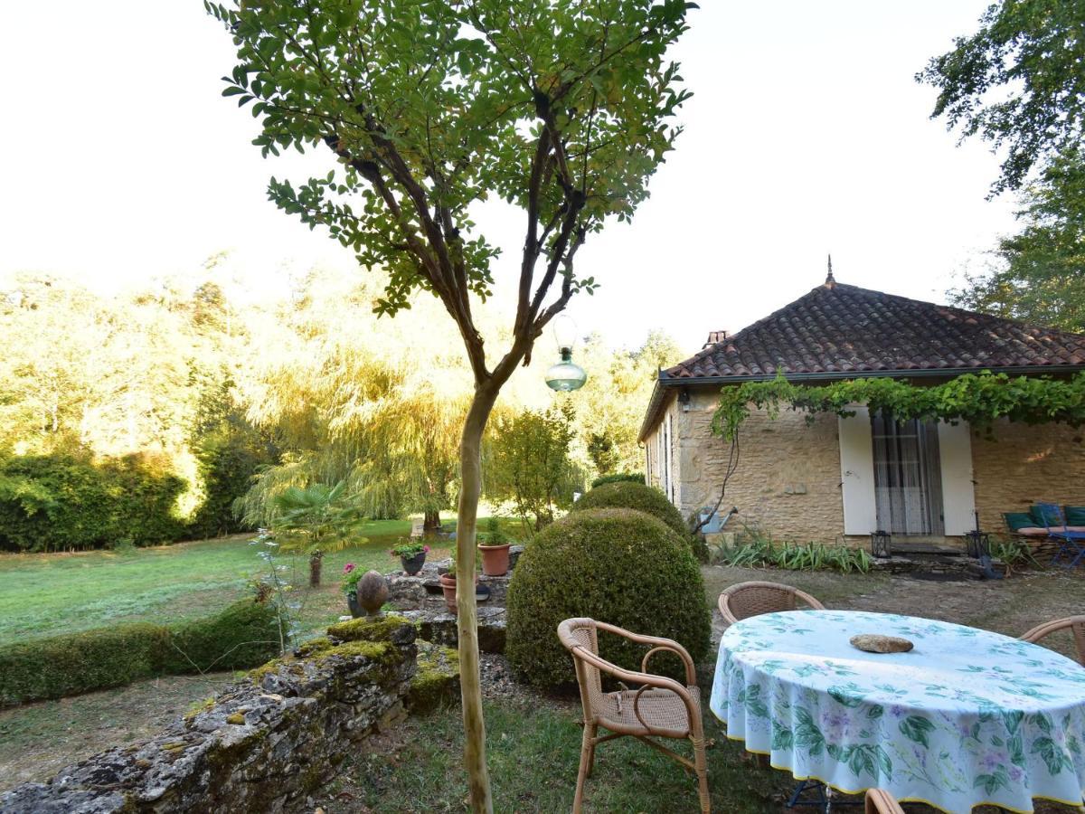 Cosy Holiday Home In Lantheuil With Garden 维尔弗兰彻杜波里 外观 照片